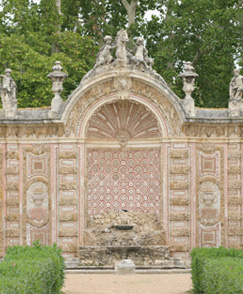 fontaine du château de la mogère